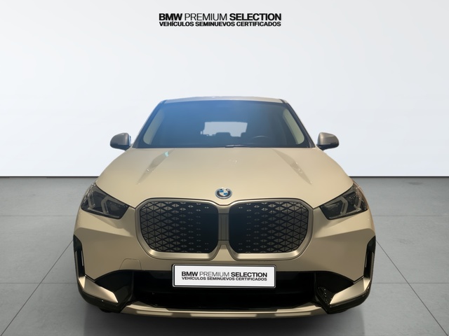 BMW iX1 eDrive20 color Blanco. Año 2024. 150KW(204CV). Eléctrico. En concesionario Automotor Premium Viso - Málaga de Málaga