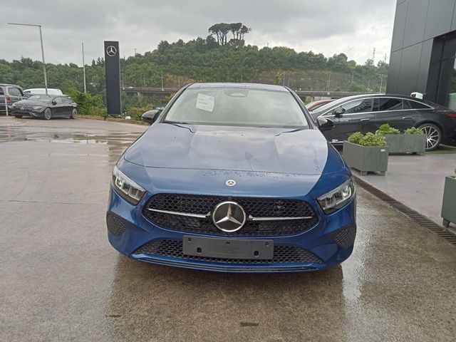 Mercedes-Benz Clase A 180 100 kW (136 CV)