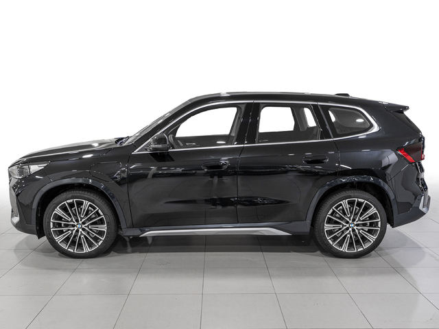 BMW X1 xDrive20d color Negro. Año 2024. 120KW(163CV). Diésel. En concesionario Caetano Cuzco, Salvatierra de Madrid