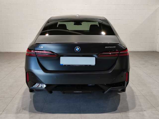 BMW i5 eDrive40 color Gris. Año 2024. 250KW(340CV). Eléctrico. En concesionario MOTOR MUNICH S.A.U  - Terrassa de Barcelona