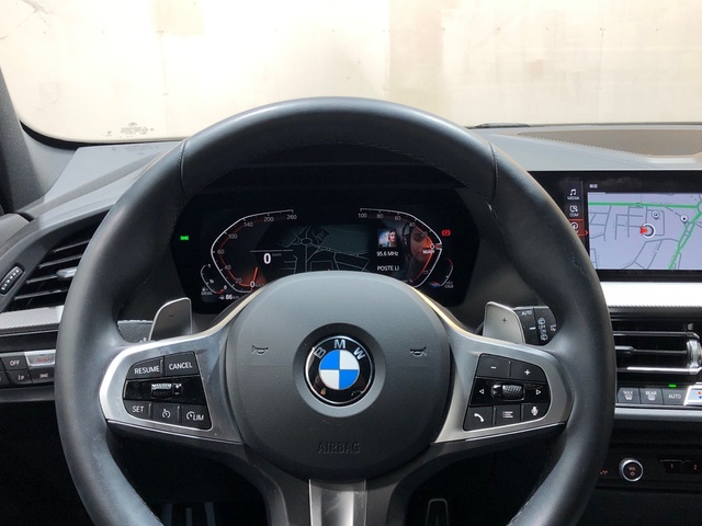 BMW Serie 1 118d color Gris. Año 2023. 110KW(150CV). Diésel. En concesionario Campa - Autoshop de Madrid