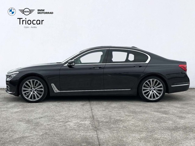 BMW Serie 7 740d color Gris. Año 2019. 235KW(320CV). Diésel. En concesionario Triocar Avilés (Bmw y Mini) de Asturias