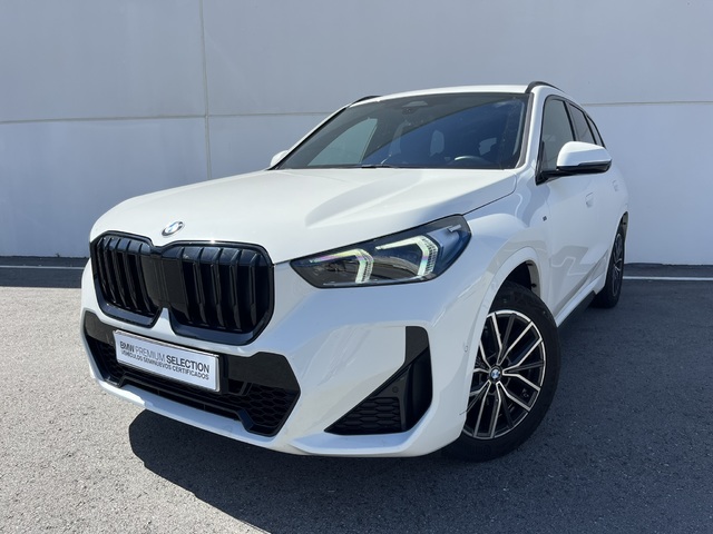 BMW X1 sDrive18d color Blanco. Año 2022. 110KW(150CV). Diésel. En concesionario Novomóvil Oleiros de Coruña