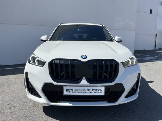 BMW X1 sDrive18d color Blanco. Año 2022. 110KW(150CV). Diésel. En concesionario Novomóvil Oleiros de Coruña