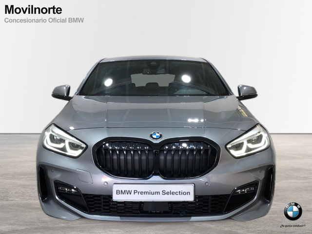 BMW Serie 1 118d color Gris. Año 2023. 110KW(150CV). Diésel. En concesionario Movilnorte El Plantio de Madrid