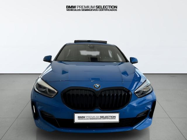 BMW Serie 1 118i color Azul. Año 2022. 103KW(140CV). Gasolina. En concesionario Automotor Premium Viso - Málaga de Málaga