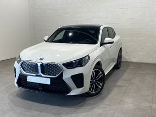 Fotos de BMW iX2 eDrive20 color Blanco. Año 2024. 150KW(204CV). Eléctrico. En concesionario MOTOR MUNICH CADI SL-MANRESA de Barcelona