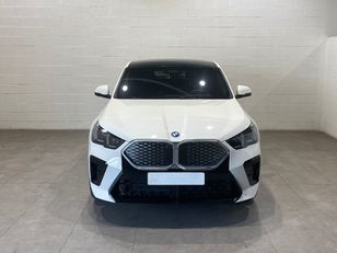 Fotos de BMW iX2 eDrive20 color Blanco. Año 2024. 150KW(204CV). Eléctrico. En concesionario MOTOR MUNICH CADI SL-MANRESA de Barcelona