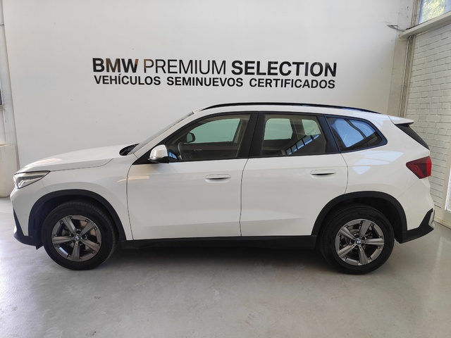 BMW X1 sDrive18d color Blanco. Año 2023. 110KW(150CV). Diésel. En concesionario Lurauto Gipuzkoa de Guipuzcoa