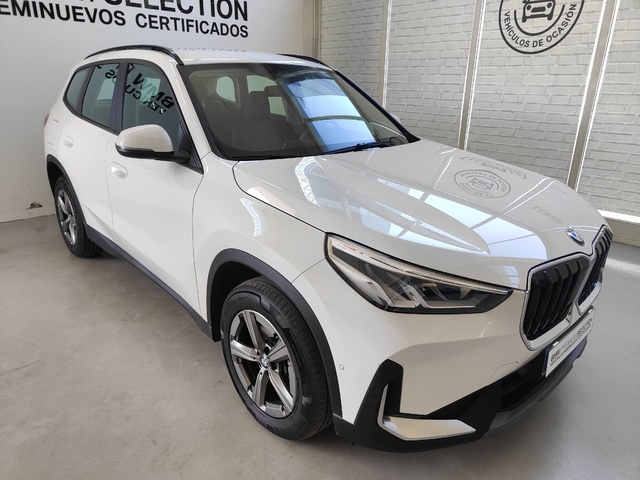 BMW X1 sDrive18d color Blanco. Año 2023. 110KW(150CV). Diésel. En concesionario Lurauto Gipuzkoa de Guipuzcoa