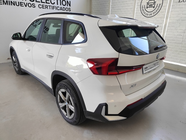 BMW X1 sDrive18d color Blanco. Año 2023. 110KW(150CV). Diésel. En concesionario Lurauto Gipuzkoa de Guipuzcoa