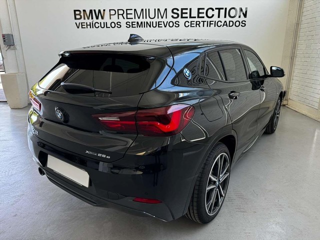 BMW X2 xDrive25e color Negro. Año 2024. 162KW(220CV). Híbrido Electro/Gasolina. En concesionario Lurauto - Gipuzkoa de Guipuzcoa