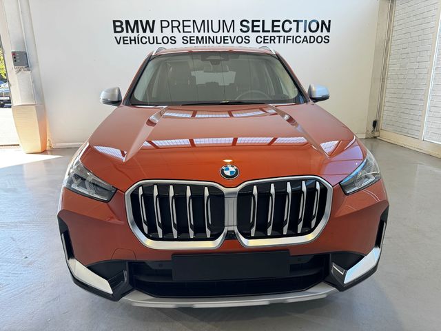 BMW X1 sDrive18d color Naranja. Año 2024. 110KW(150CV). Diésel. En concesionario Lurauto - Gipuzkoa de Guipuzcoa