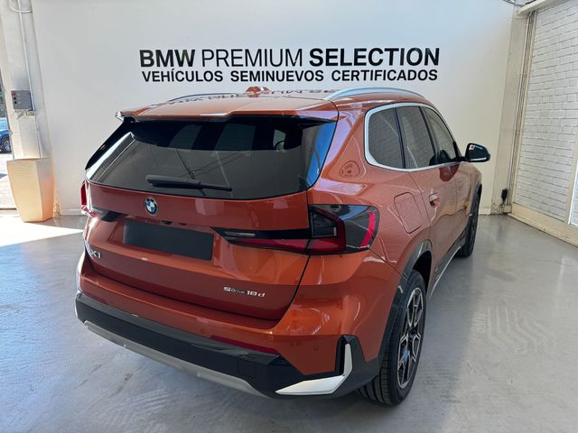 BMW X1 sDrive18d color Naranja. Año 2024. 110KW(150CV). Diésel. En concesionario Lurauto - Gipuzkoa de Guipuzcoa