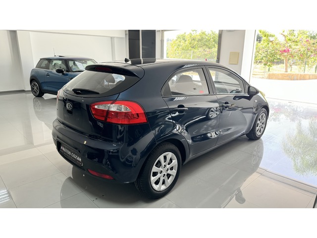 Kia Rio 1.2 CVVT Concept 63 kW (85 CV)