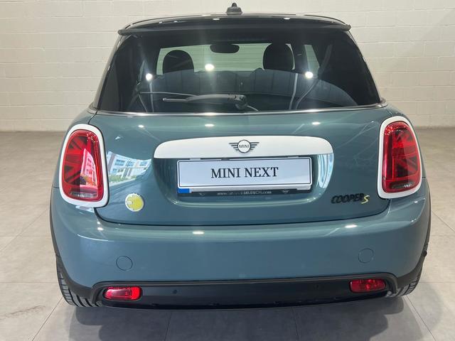 fotoG 4 del MINI MINI 3 Puertas Cooper SE 135 kW (184 CV) 184cv Eléctrico del 2022 en Barcelona