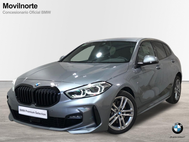 BMW Serie 1 118d color Gris. Año 2023. 110KW(150CV). Diésel. En concesionario Movilnorte El Carralero de Madrid