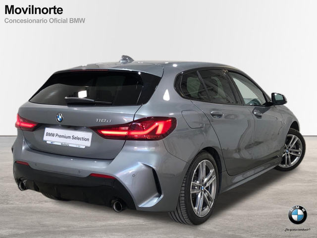 BMW Serie 1 118d color Gris. Año 2023. 110KW(150CV). Diésel. En concesionario Movilnorte El Carralero de Madrid