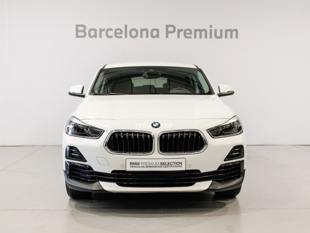 BMW X2 sDrive16d color Blanco. Año 2023. 85KW(116CV). Diésel. En concesionario Barcelona Premium -- GRAN VIA de Barcelona