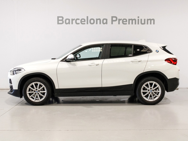 BMW X2 sDrive16d color Blanco. Año 2023. 85KW(116CV). Diésel. En concesionario Barcelona Premium -- GRAN VIA de Barcelona