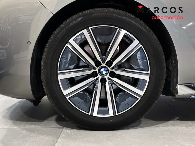 BMW i7 xDrive60 color Gris. Año 2023. 400KW(544CV). Eléctrico. En concesionario Engasa S.A. de Valencia