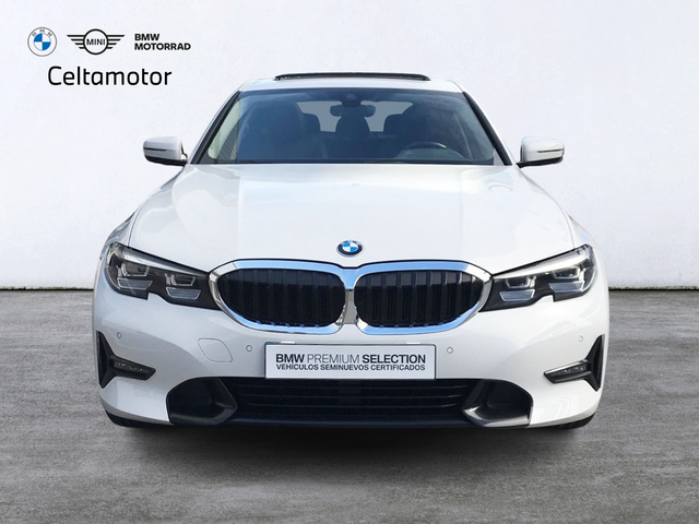 BMW Serie 3 318d color Blanco. Año 2021. 110KW(150CV). Diésel. En concesionario Celtamotor Vigo  de Pontevedra