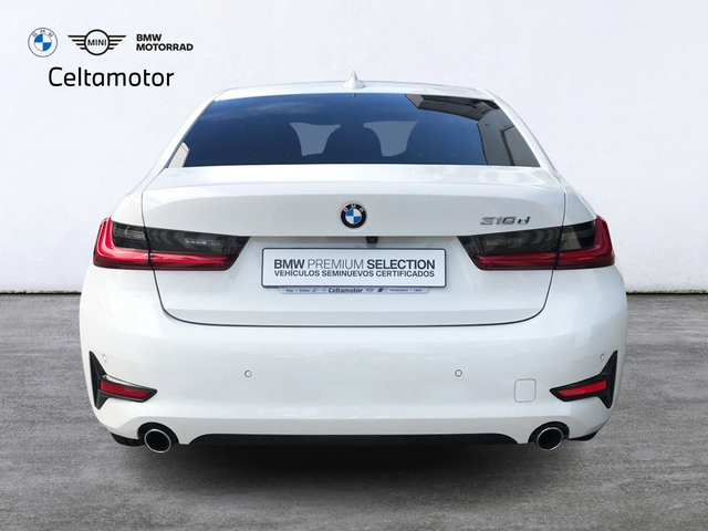 BMW Serie 3 318d color Blanco. Año 2021. 110KW(150CV). Diésel. En concesionario Celtamotor Vigo  de Pontevedra