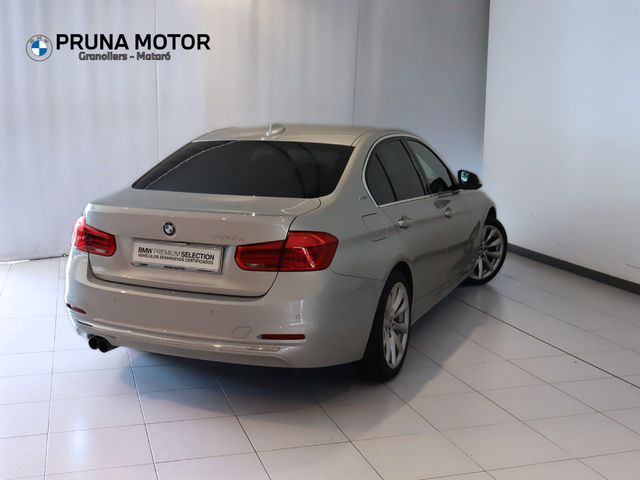 BMW Serie 3 330e color Gris Plata. Año 2017. 185KW(252CV). Híbrido Electro/Gasolina. En concesionario Pruna Motor de Barcelona