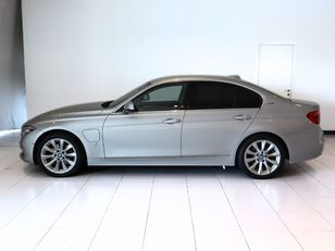 Fotos de BMW Serie 3 330e color Gris Plata. Año 2017. 185KW(252CV). Híbrido Electro/Gasolina. En concesionario Pruna Motor de Barcelona