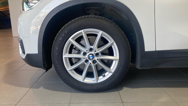 BMW X1 sDrive18d color Blanco. Año 2018. 110KW(150CV). Diésel. En concesionario BYmyCAR Madrid - Alcalá de Madrid