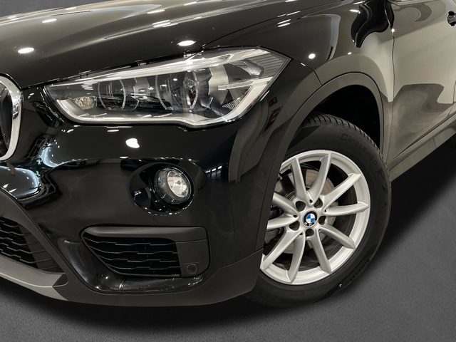 BMW X1 sDrive18d color Negro. Año 2018. 110KW(150CV). Diésel. En concesionario Engasa S.A. de Valencia