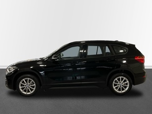 Fotos de BMW X1 sDrive18d color Negro. Año 2018. 110KW(150CV). Diésel. En concesionario Engasa S.A. de Valencia