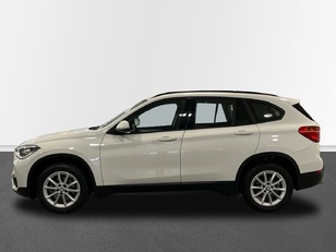 Fotos de BMW X1 sDrive18d color Blanco. Año 2018. 110KW(150CV). Diésel. En concesionario Engasa S.A. de Valencia