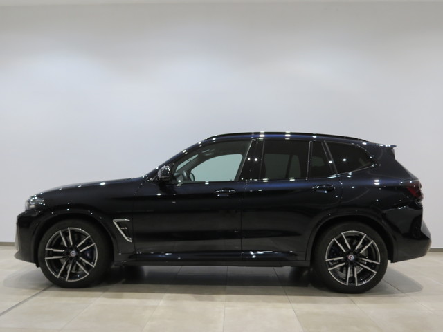 BMW M X3 M color Negro. Año 2023. 353KW(480CV). Gasolina. En concesionario GANDIA Automoviles Fersan, S.A. de Valencia