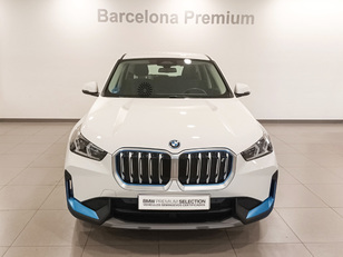 Fotos de BMW iX1 xDrive30 color Blanco. Año 2023. 230KW(313CV). Eléctrico. En concesionario Barcelona Premium -- GRAN VIA de Barcelona