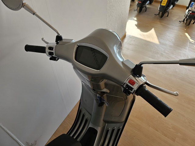 Vespa Electrica - - 11