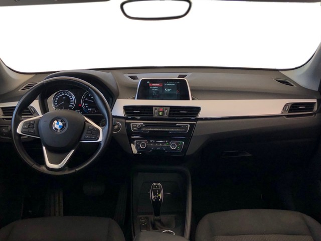 BMW X1 sDrive18d color Negro. Año 2019. 110KW(150CV). Diésel. En concesionario Momentum S.A. de Madrid