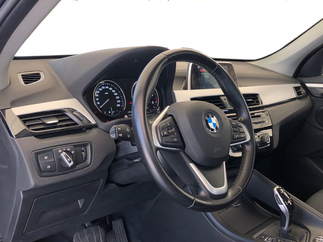 BMW X1 sDrive18d color Negro. Año 2019. 110KW(150CV). Diésel. En concesionario Momentum S.A. de Madrid