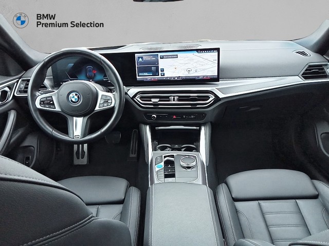 BMW i4 eDrive40 color Negro. Año 2024. 250KW(340CV). Eléctrico. En concesionario Mandel Motor Badajoz de Badajoz