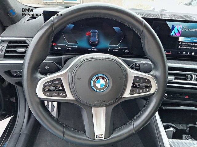 BMW i4 eDrive40 color Negro. Año 2024. 250KW(340CV). Eléctrico. En concesionario Mandel Motor Badajoz de Badajoz