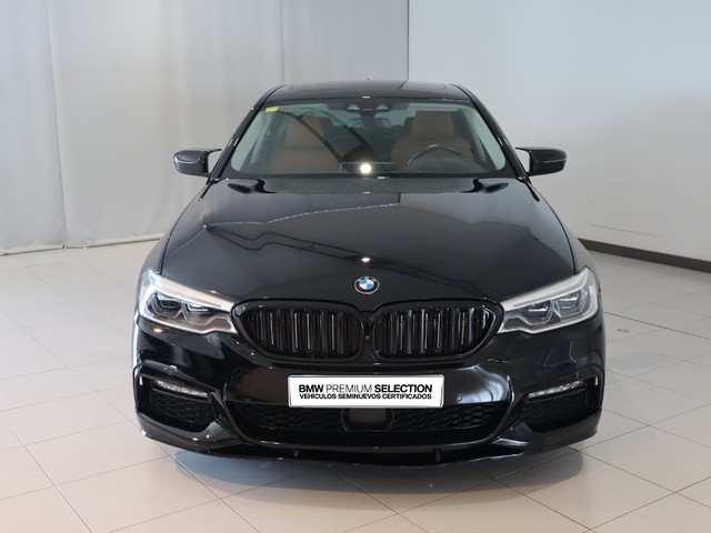 BMW Serie 5 540d color Negro. Año 2018. 235KW(320CV). Diésel. En concesionario Pruna Motor de Barcelona