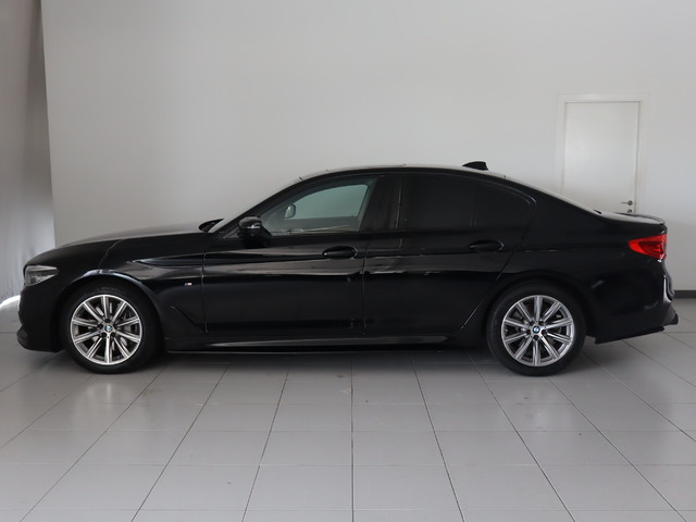 BMW Serie 5 540d color Negro. Año 2018. 235KW(320CV). Diésel. En concesionario Pruna Motor de Barcelona