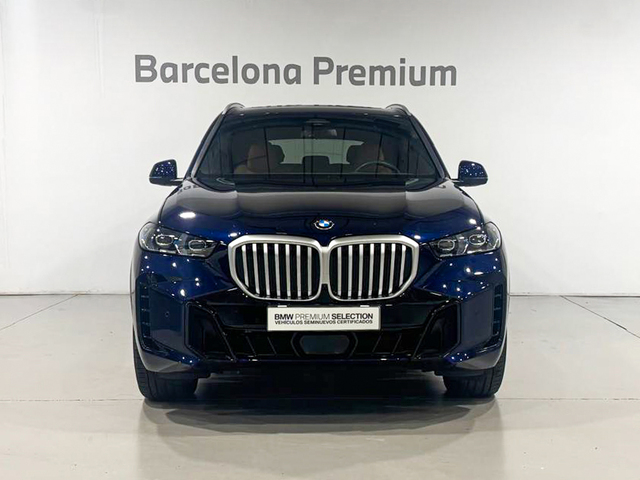 BMW X5 xDrive30d color Azul. Año 2024. 219KW(298CV). Diésel. En concesionario Barcelona Premium -- GRAN VIA de Barcelona