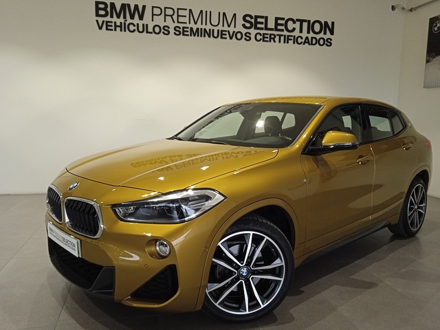 BMW X2 sDrive18d color Oro. Año 2020. 110KW(150CV). Diésel. En concesionario ALBAMOCION CIUDAD REAL  de Ciudad Real