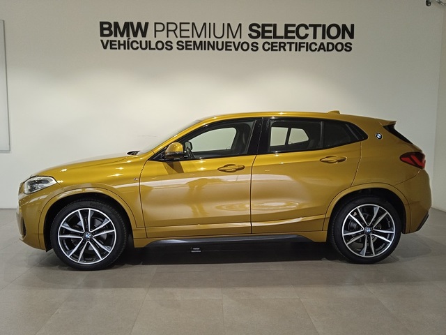 BMW X2 sDrive18d color Oro. Año 2020. 110KW(150CV). Diésel. En concesionario ALBAMOCION CIUDAD REAL  de Ciudad Real