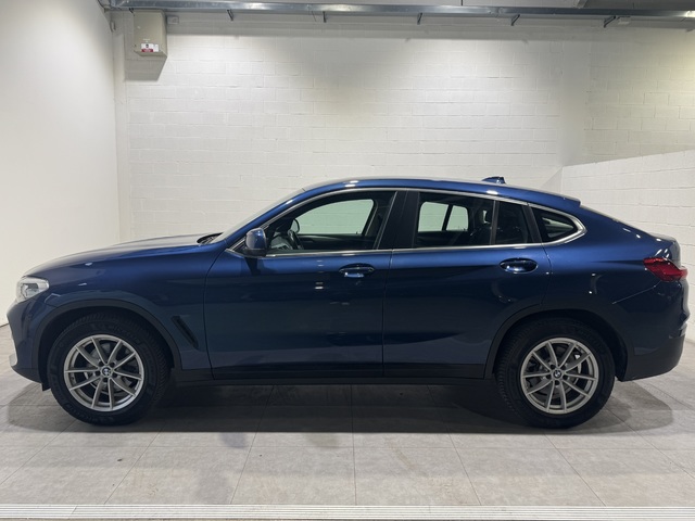 BMW X4 xDrive20d color Azul. Año 2021. 140KW(190CV). Diésel. En concesionario Motor Munich Cadi - Manresa - VO de Barcelona