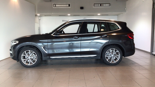 BMW X3 xDrive20d color Gris. Año 2019. 140KW(190CV). Diésel. En concesionario BYmyCAR Madrid - Alcalá de Madrid