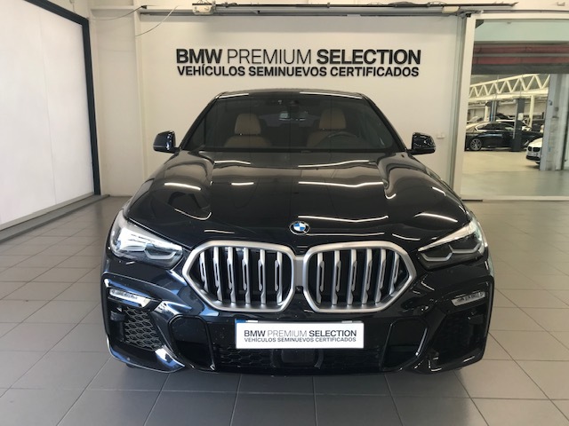 BMW X6 xDrive30d color Negro. Año 2020. 210KW(286CV). Diésel. En concesionario Lurauto - Gipuzkoa de Guipuzcoa