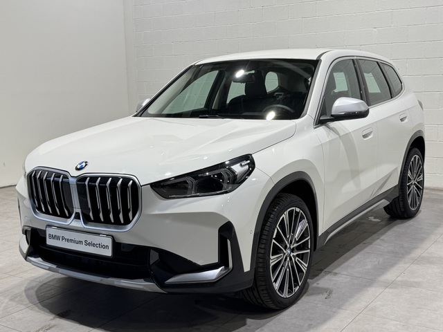 BMW X1 sDrive18d color Blanco. Año 2024. 110KW(150CV). Diésel. En concesionario MOTOR MUNICH S.A.U  - Terrassa de Barcelona