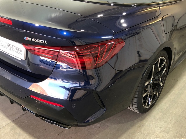 BMW Serie 4 M440i Cabrio color Azul. Año 2024. 275KW(374CV). Gasolina. En concesionario Movilnorte El Plantio de Madrid